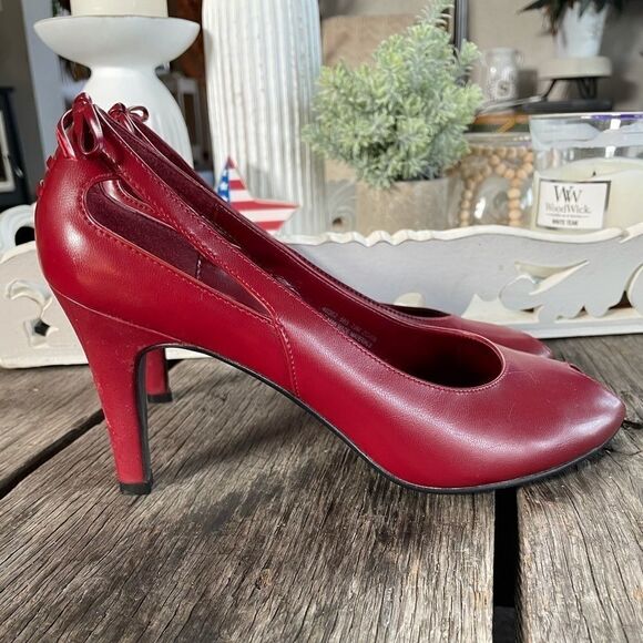 Apostrophe Red Heels Size 7.5M - Picture 1 of 9